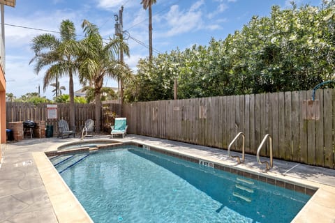 Snowbird Getaway - Game Room, Heated Pool/Hot Tub