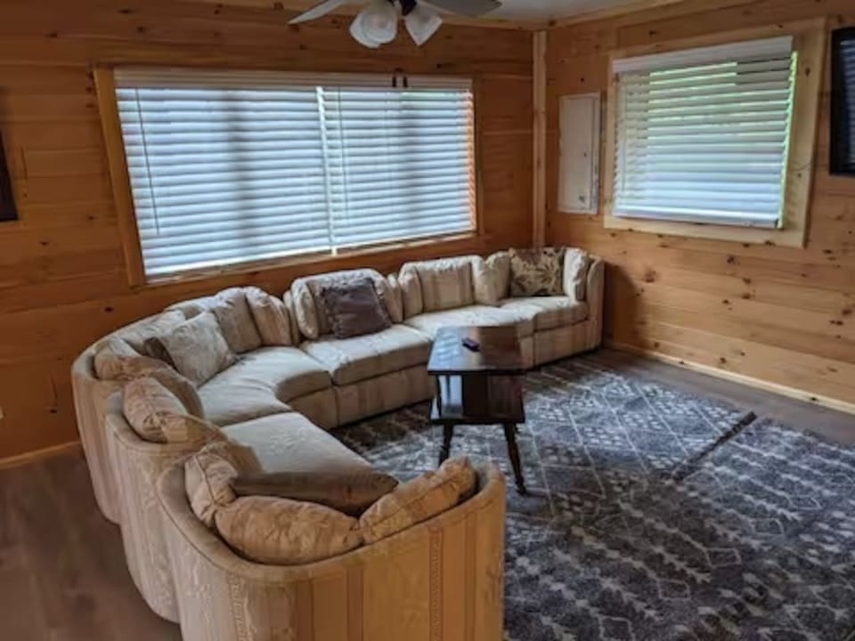 Tug Hill, Fisherman's Paradise, Rural and Quiet - Downstairs - Lacona