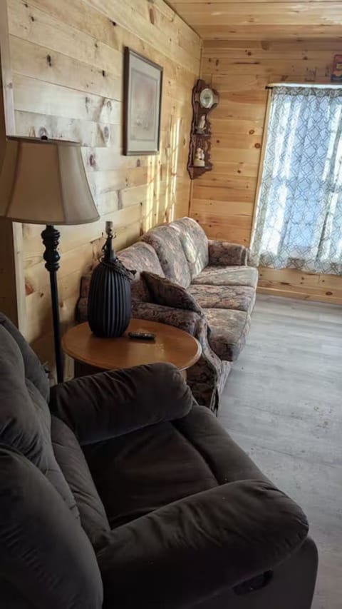 Tug Hill, Fisherman's Paradise, Rural and Quiet - Whole Home