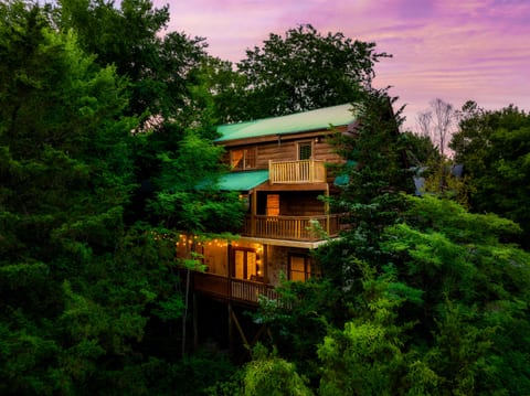 2 Alpine Mountain Cabins