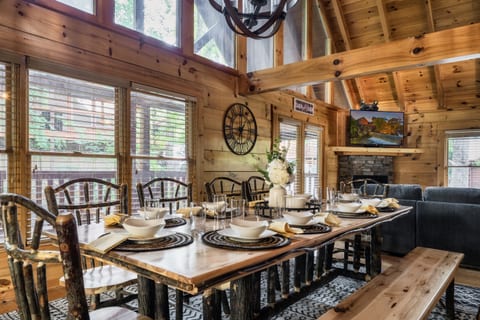 2 Alpine Mountain Cabins