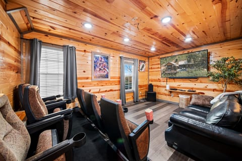 2 Alpine Mountain Cabins
