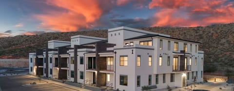Sleeps 24 Luxury Oasis Water Park Prv Roof Hot Tub
