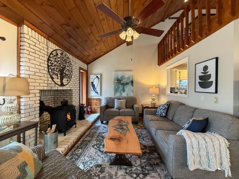 Beary Happy Place| Modern & Close to Downtown