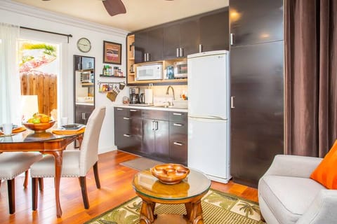 Carlsbad Luxe 2 Rm Suite, Housekeeping, 31 Day Min