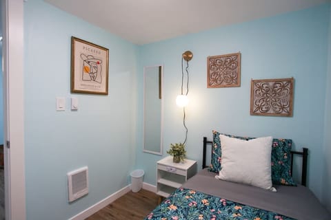 The Picasso Room- 5 min to Seattle Center