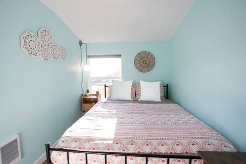The Samsara Room- 5 min to Seattle Center