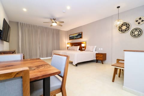 Canopy River Junior Suite 1 by Moikkarentals