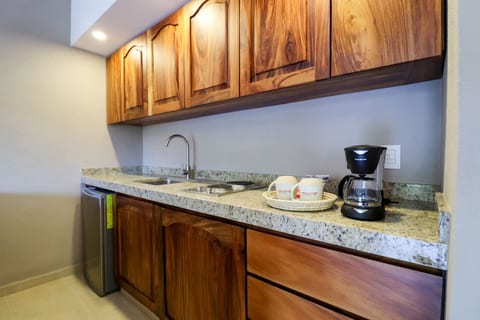 Canopy River Junior Suite 1 by Moikkarentals