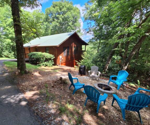 What A View from the Hot Tub! WiFi & Ping-pong! - Blue Ridge