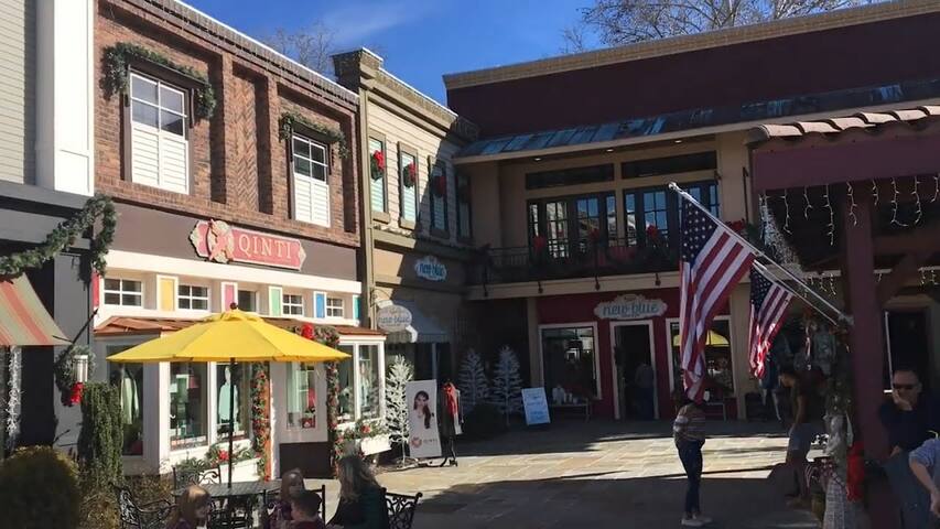 What A View from the Hot Tub! WiFi & Ping-pong! - Blue Ridge