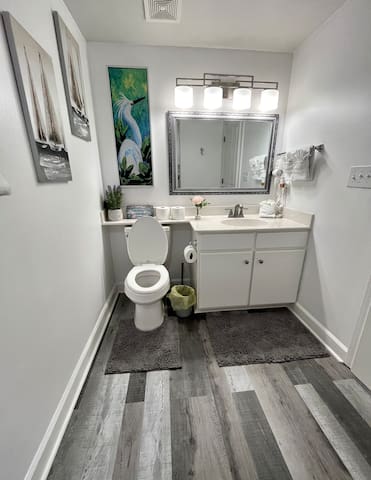 Second bathroom.