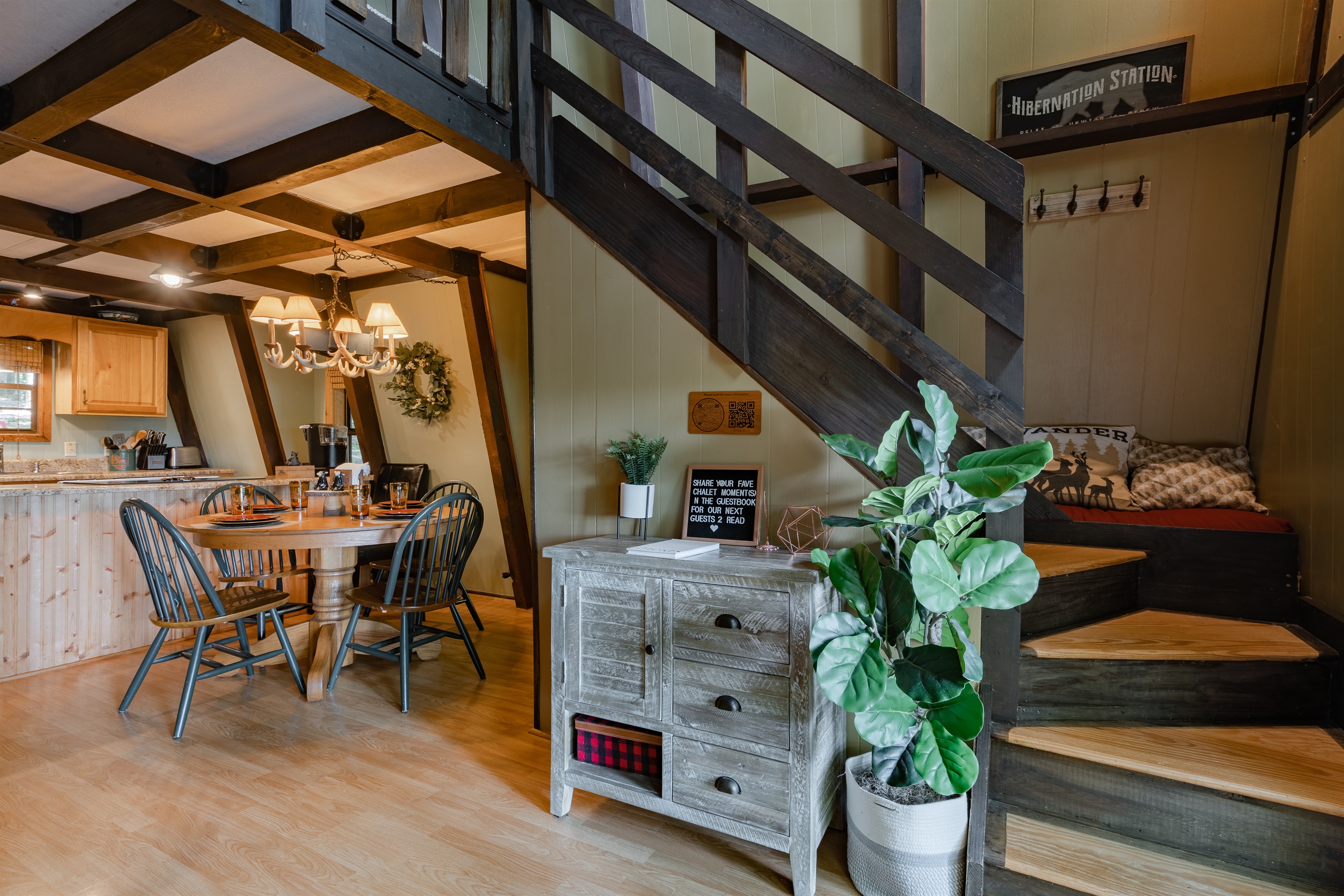 Home Away Chalet - Ellijay