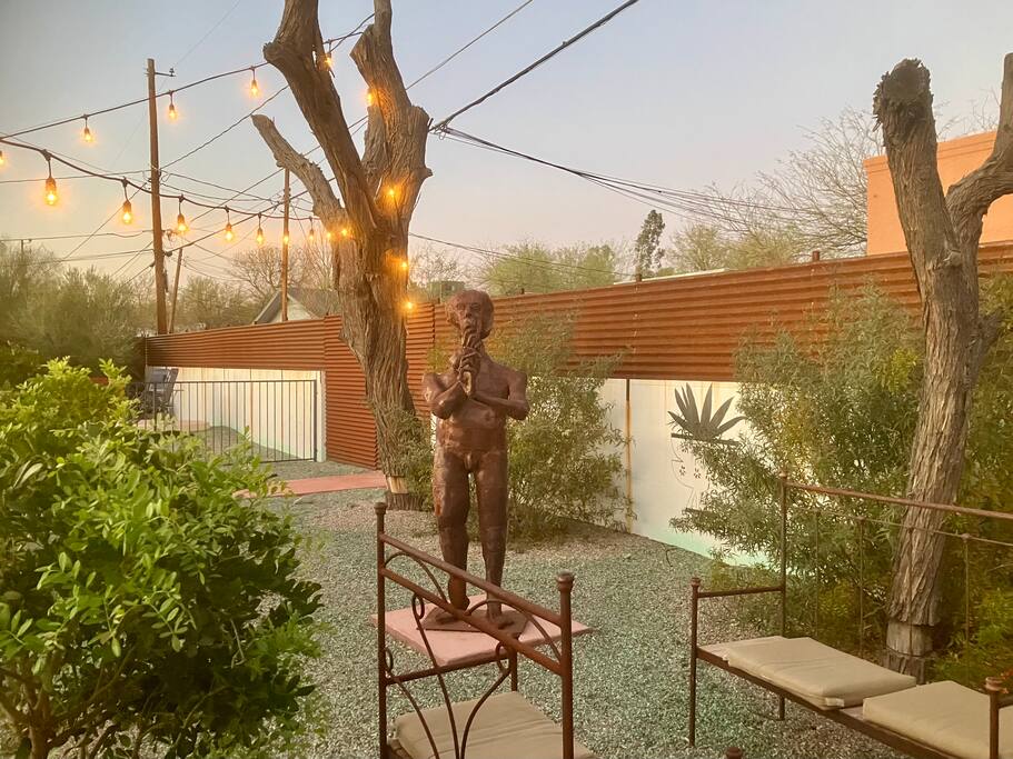 Welcome to Casa Allan James: Your Oasis in Tucson!