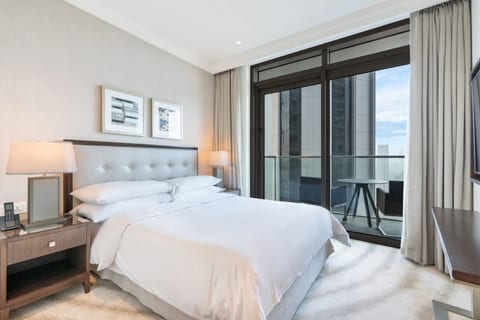 High Rise Luxury - Burj Khalifa and Fountain Views