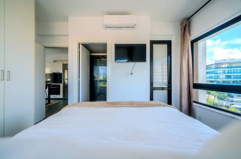 Chic City-Centre Stay With Stunning Views