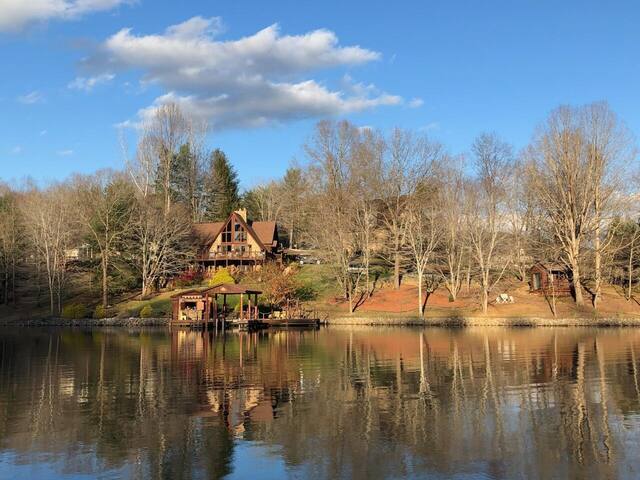 Scenic Waterfront A-frame with hot tub and dock - Goodview Scenic Waterfront A-frame with hot tub and dock - Goodview