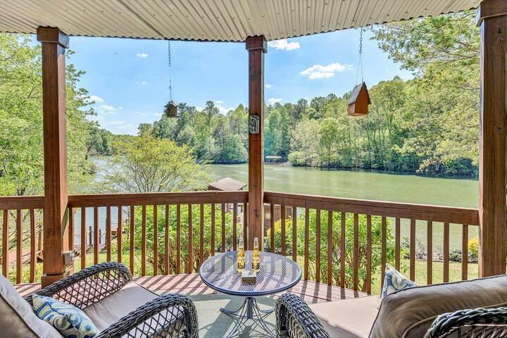 Scenic Waterfront A-frame with hot tub and dock - Goodview Scenic Waterfront A-frame with hot tub and dock - Goodview