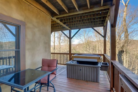 Mountain View - 4BR w/ Game Room & Hot Tub