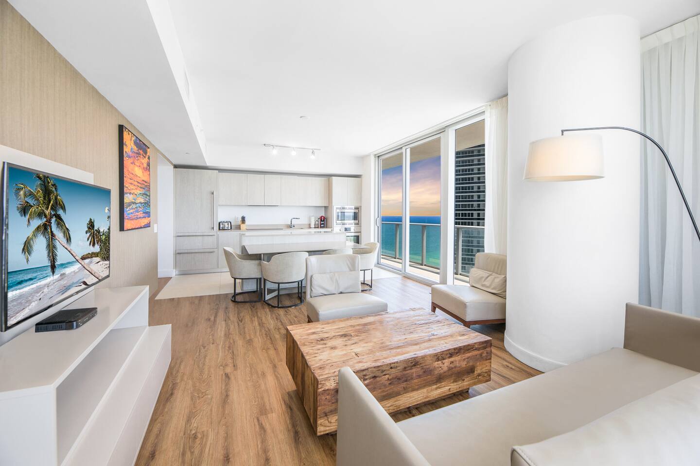 Ventur Luxe Condo l Oceanview | LYFE Beach Resort