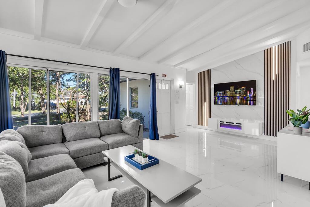 ventur-tropical-or-elite-pool-and-ultimate-fun-zone/