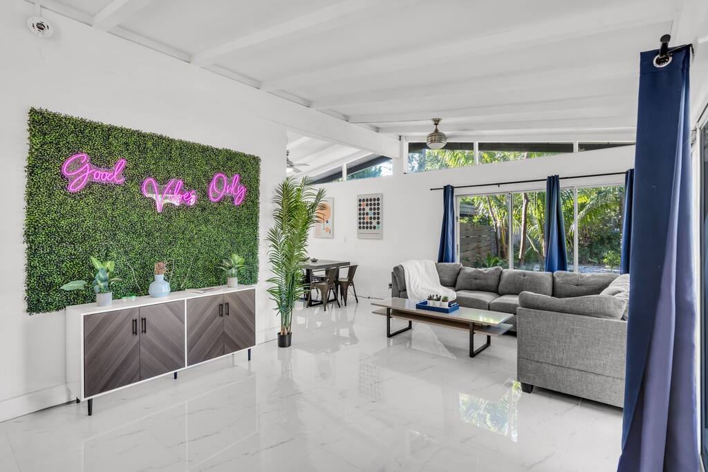 ventur-tropical-or-elite-pool-and-ultimate-fun-zone/