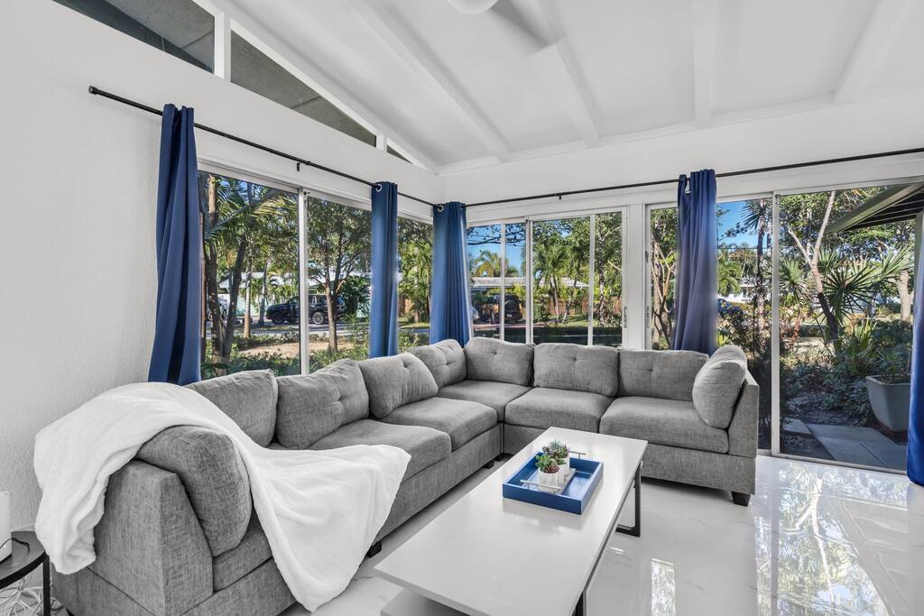 ventur-tropical-or-elite-pool-and-ultimate-fun-zone/