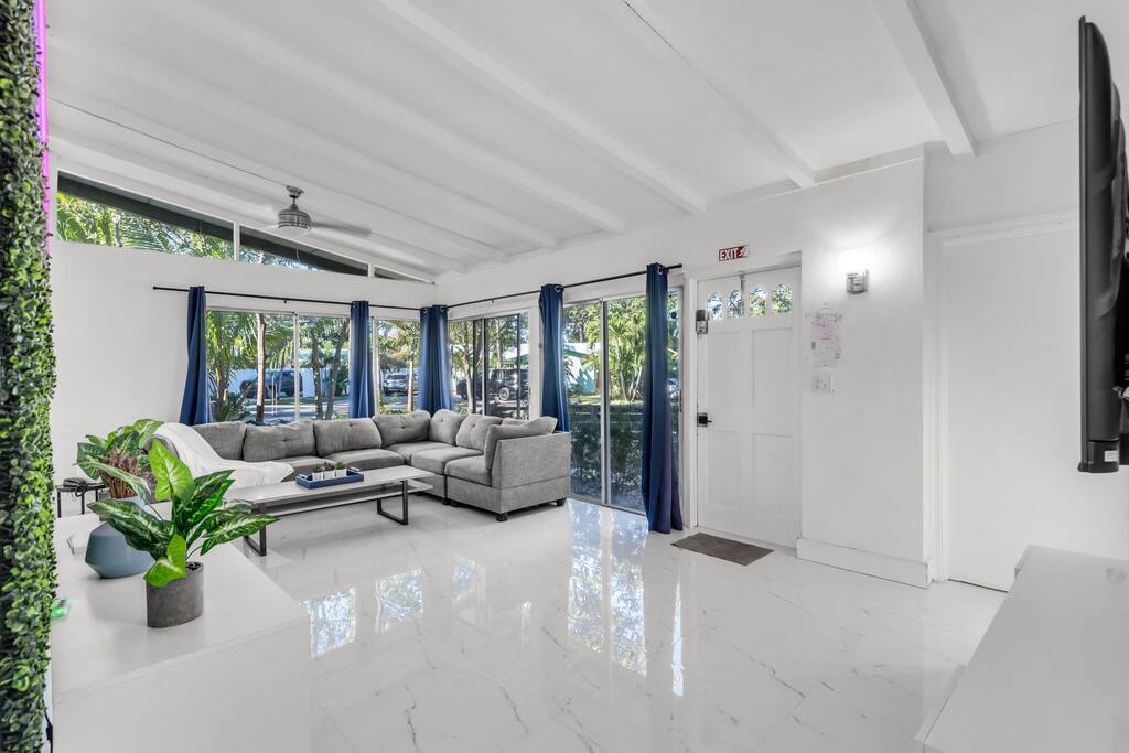 ventur-tropical-or-elite-pool-and-ultimate-fun-zone/