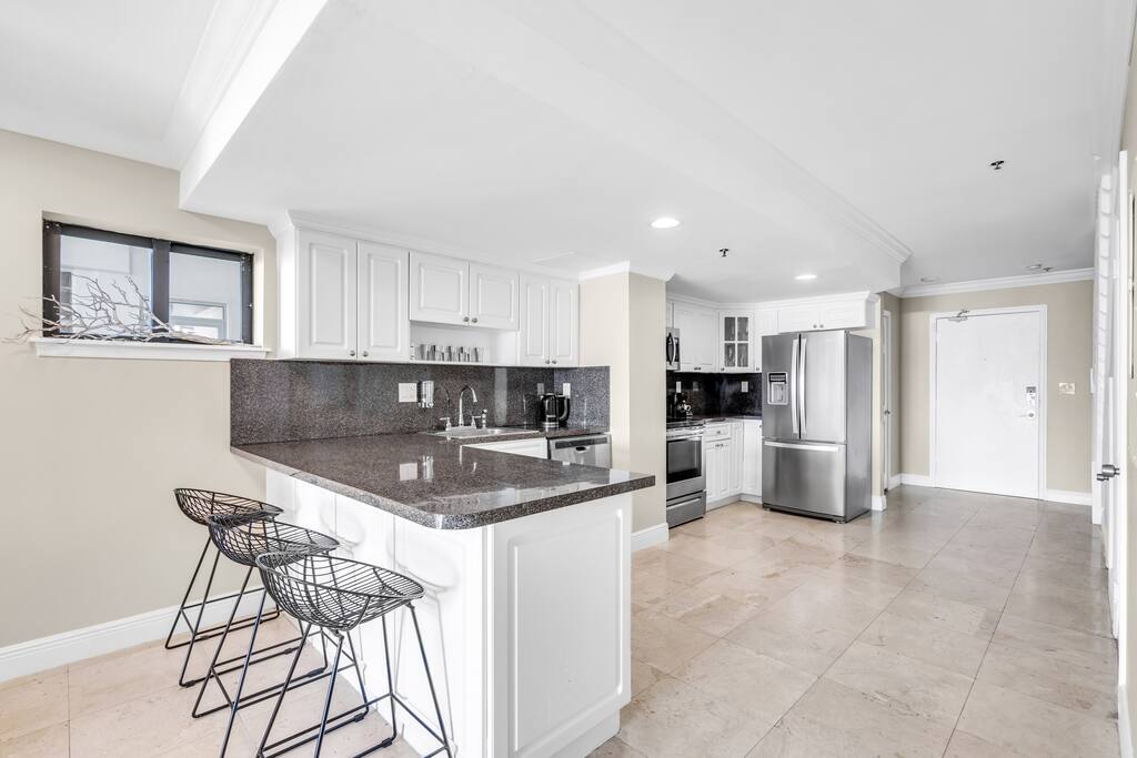 Ventur Loft | 2-Story Beachfront | Scenic Views