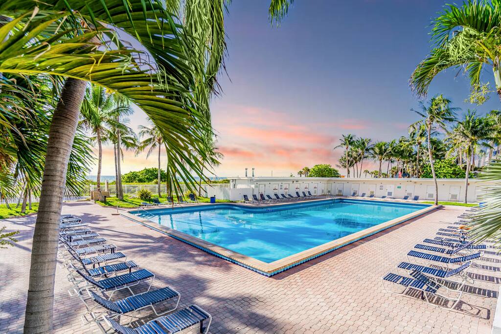 Ventur Loft | 2-Story Beachfront | Scenic Views