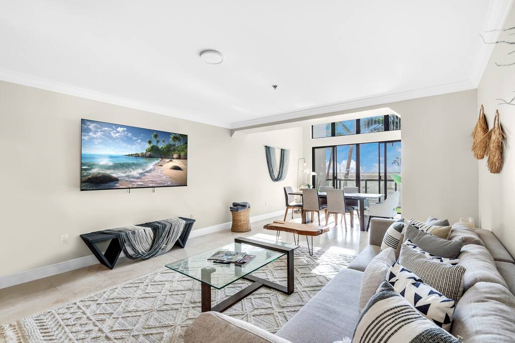 Ventur Loft | 2-Story Beachfront | Scenic Views