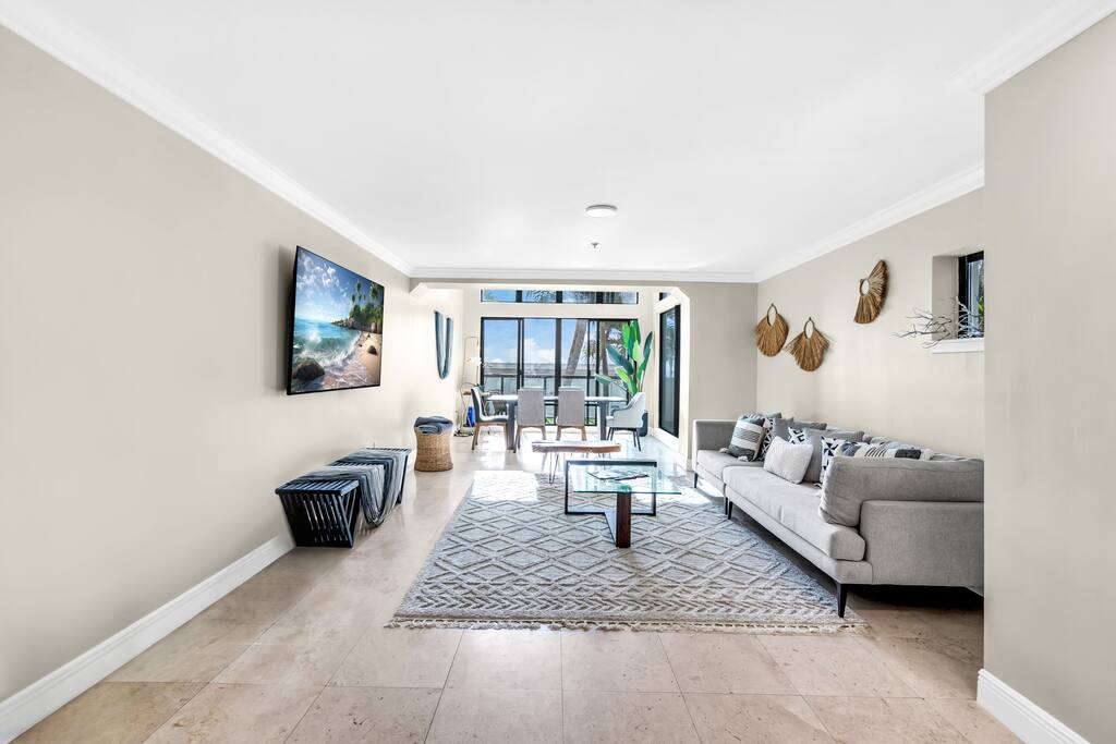 Ventur Loft | 2-Story Beachfront | Scenic Views