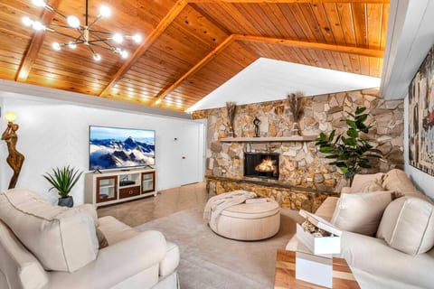 Ventur Serenity | Heated Pool, Slide & Fireplace!