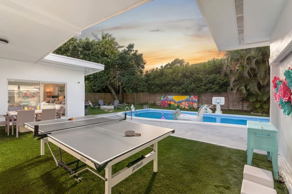 Lux Miami Villa | Heated Pool | 10 min to Beach - North Miami Beach