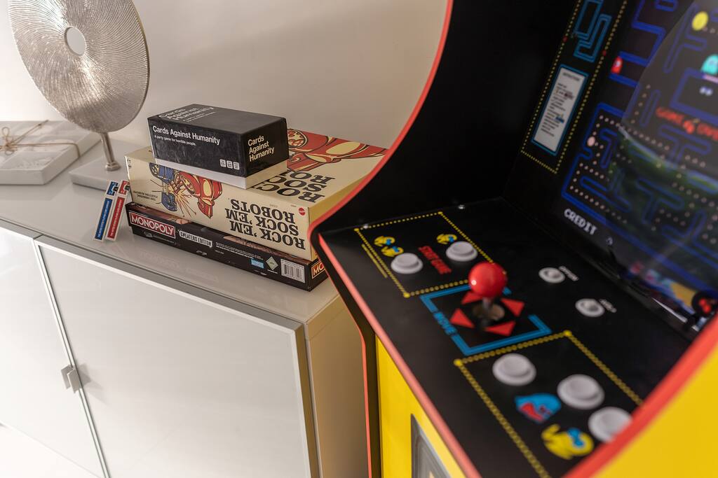 lux-miami-villa-or-heated-pool-or-10-min-to-beach/