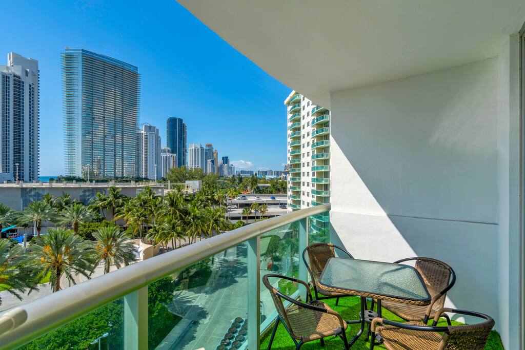 amazing-2bed-or-gym-and-tennis-court-or-ocean-view/