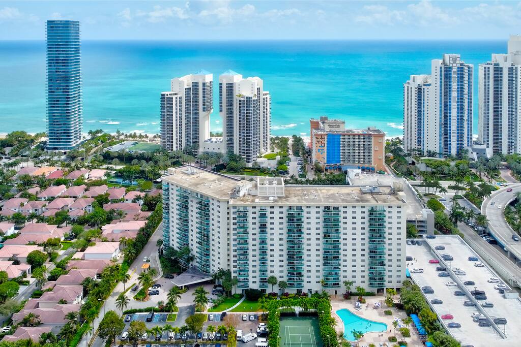 amazing-2bed-or-gym-and-tennis-court-or-ocean-view/