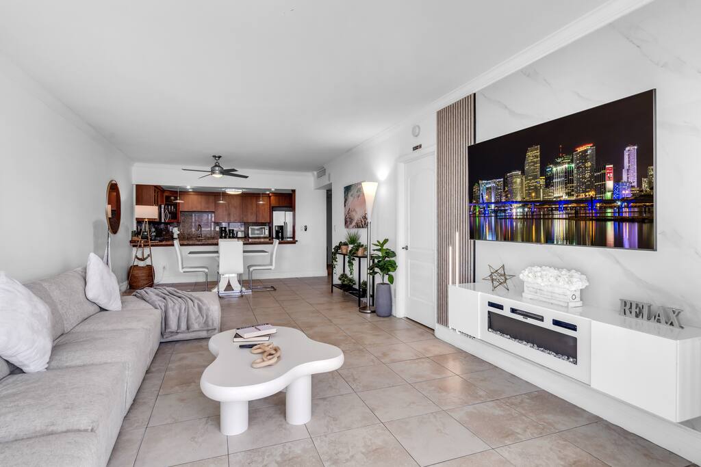 amazing-2bed-or-gym-and-tennis-court-or-ocean-view/