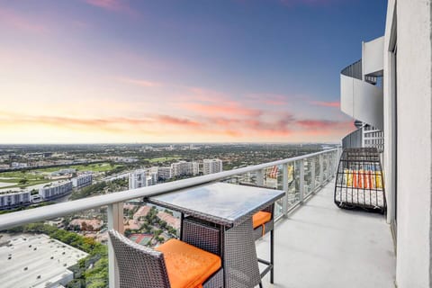 Hyde Penthouse | 2-Story Balcony Terrace by Ventur