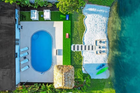 Paradise Sunset Waterfront Home | Firepit, Kayaks