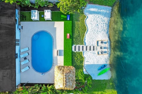 Paradise Sunset Waterfront Home | Firepit, Kayaks