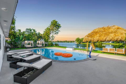 Paradise Sunset Waterfront Home | Firepit, Kayaks