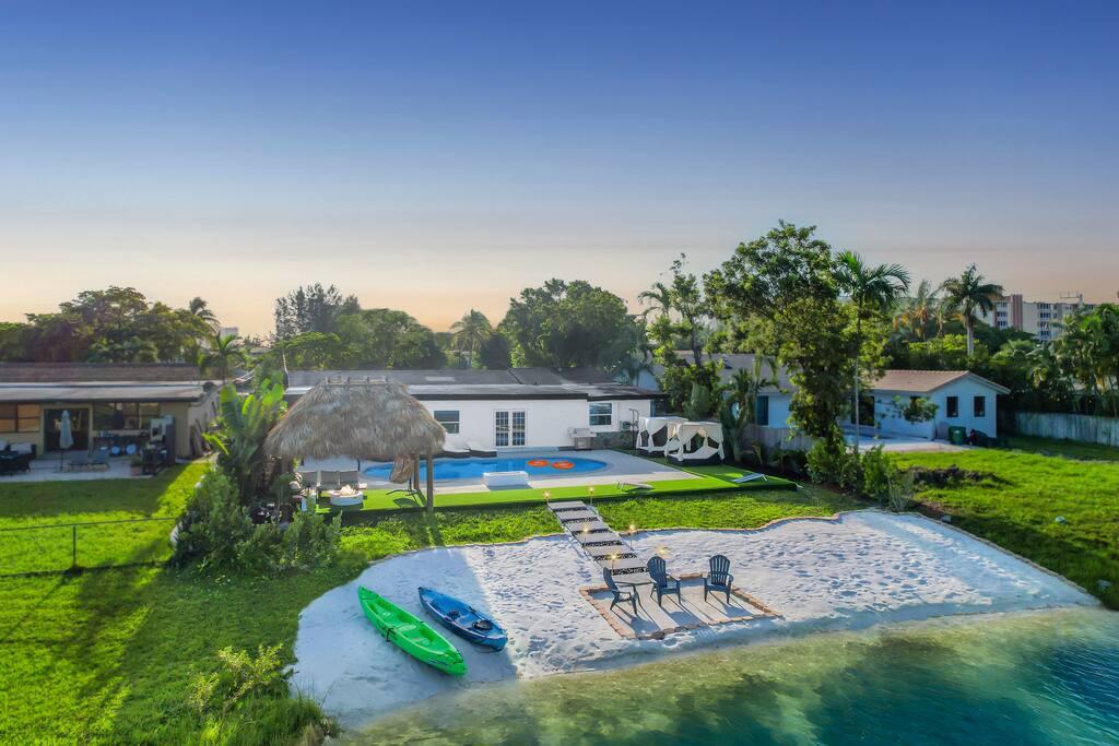 paradise-sunset-waterfront-home-or-firepit-kayaks/