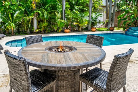 Ventur Vintage | Beach House | Luxury Heated Pool