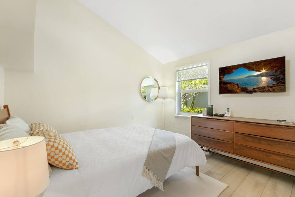 ventur-escapade-or-heated-pool-private-guest-house/