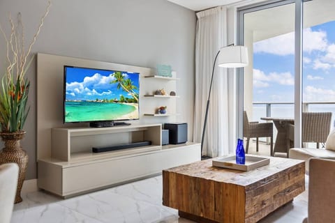 Ventur Luxe Condo l Oceanview | Gym, Beach Access