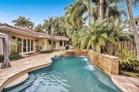 Outdoor Private Heated Pool & Spa