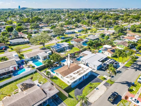 Private Pool | Outdoor Shower | Arcade games