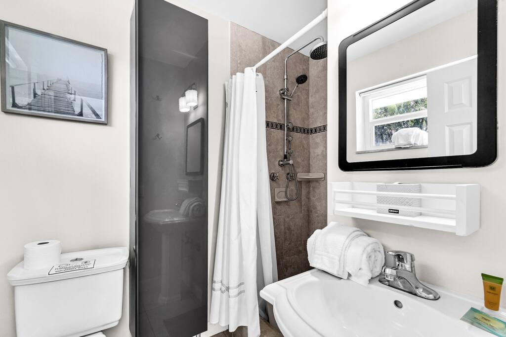 private-pool-or-outdoor-shower-or-arcade-games/