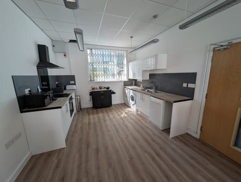 close-up of kitchen (before the fridge freezer arrived)